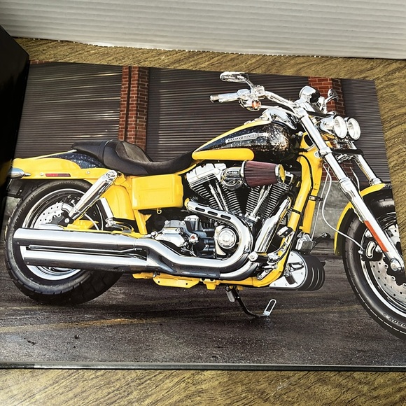 The Art of Harley Davidson Motorcycle Book - Picture 3 of 6